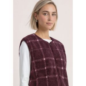  27820 RUSTIC ROUGE